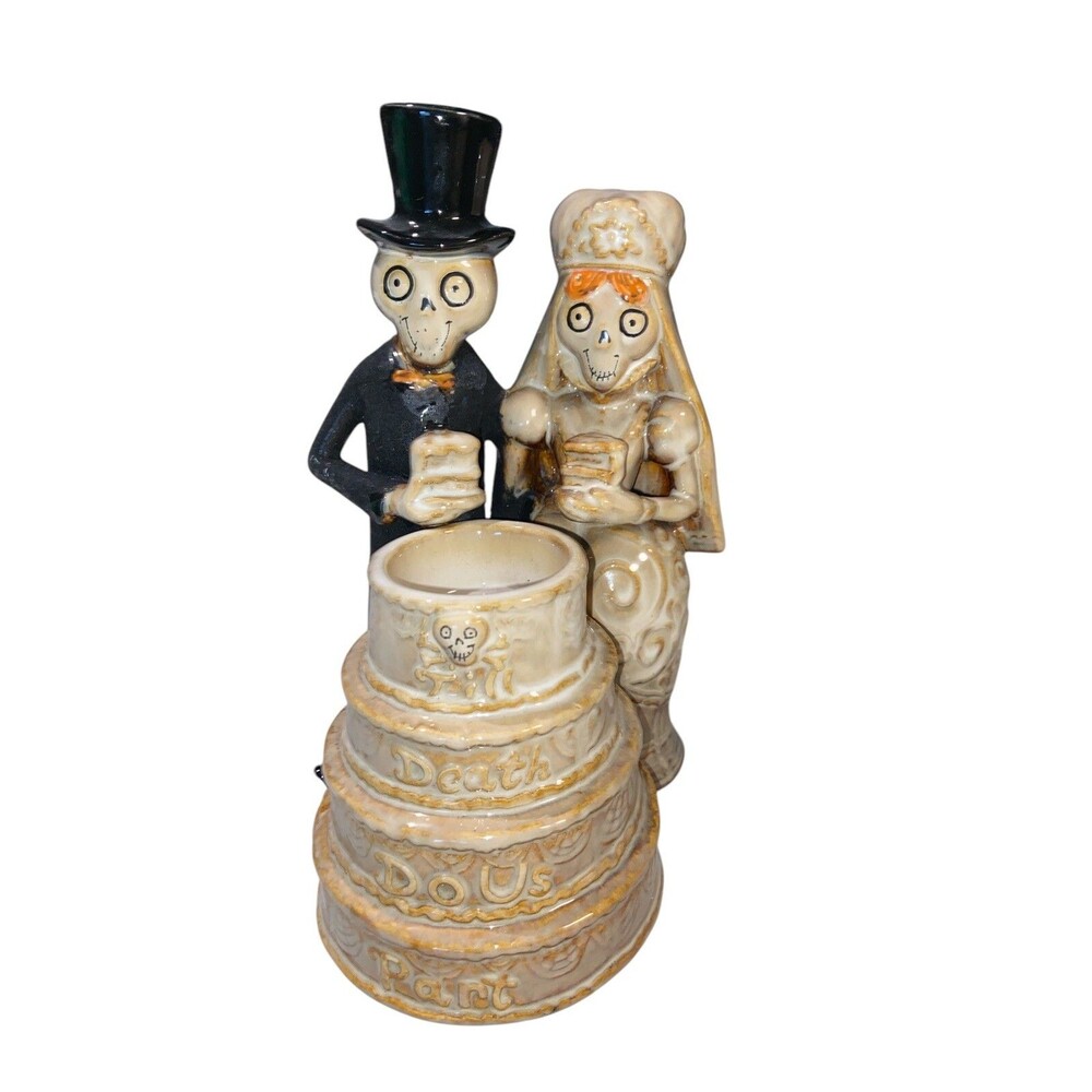 Yankee Candle Boney Bunch Bride & Groom With Cake